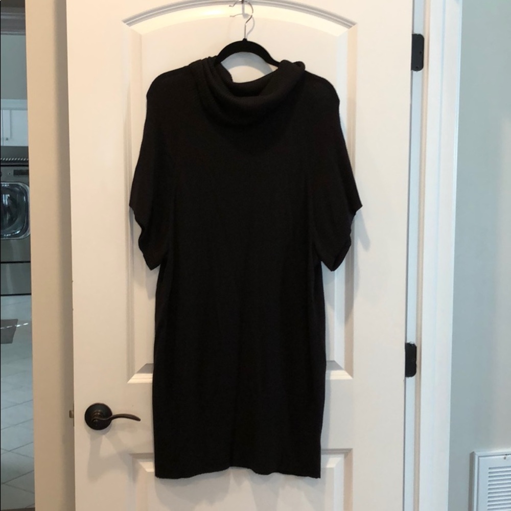 Black short sleeve dress